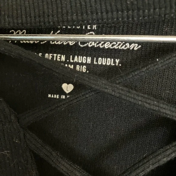 5/$15 Hollister t-shirt w/ strappy neck detail, black, large - Picture 2 of 5